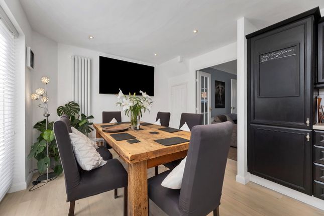 27, Sumerling Way, Huntingdon photo 3