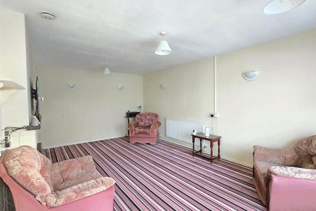 12, Fair Isle Drive, Warwickshire photo 2