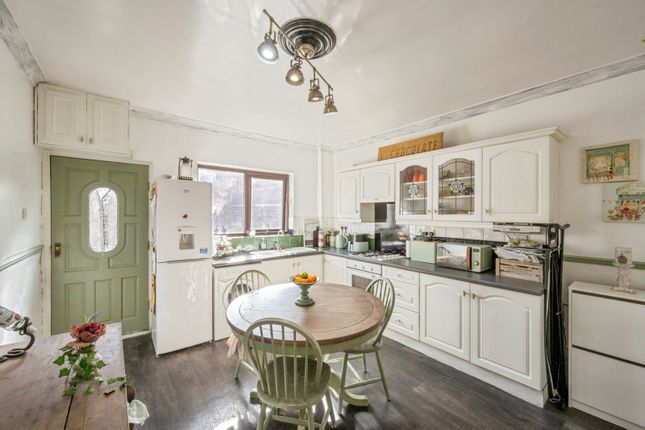 4, Burcroft Hill, South Yorkshire photo 3