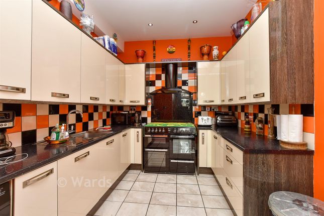 124, Rainham Road, Chatham photo 4