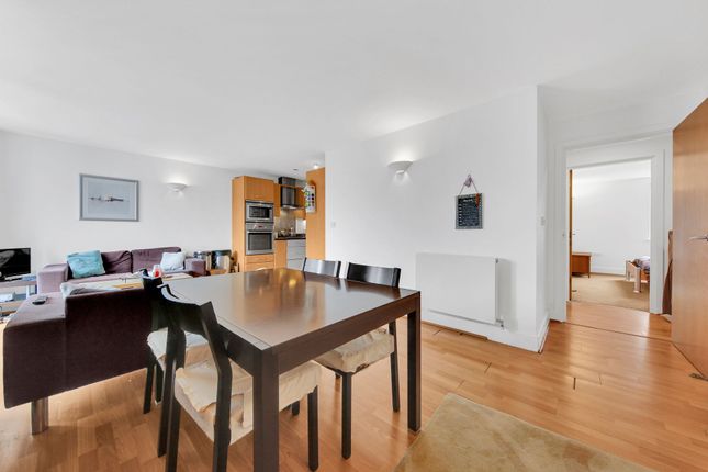 Flat 6, 2 Cubitt Street, London photo 3