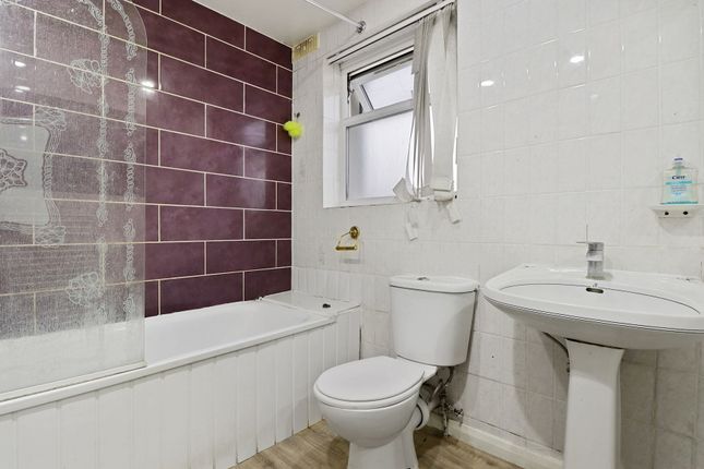 Terraced house for sale in Lonsdale Avenue, London