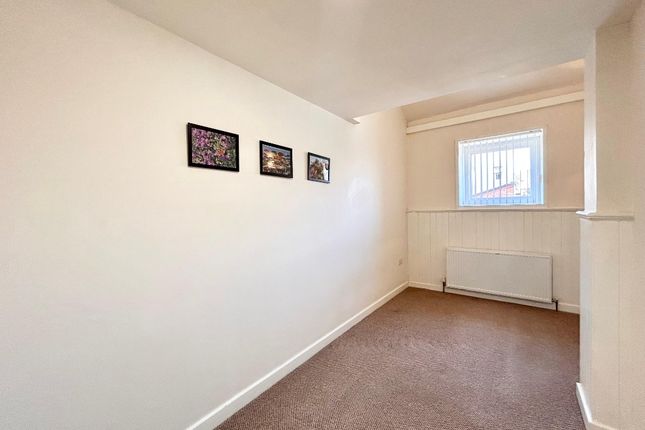 Flat 4, James Reckitt Library, Holderness Road, Hull photo 4