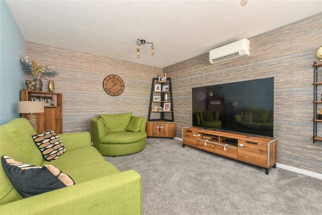 Turnstone Place Sevington, Ashford photo 4