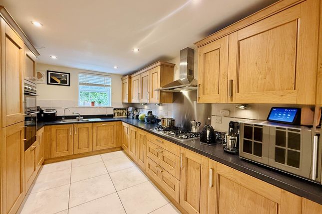 3, Potteries Lane, Didcot photo 4