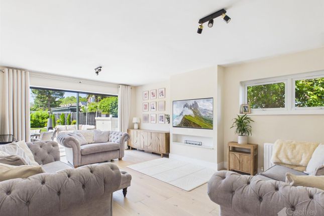 Avia, Derby Road, Hoddesdon photo 4