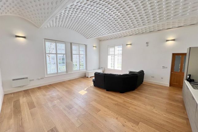 Flat for sale in The Galleries, Warley, Brentwood