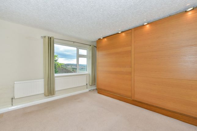 272, Wood Lane, Sheffield photo 4