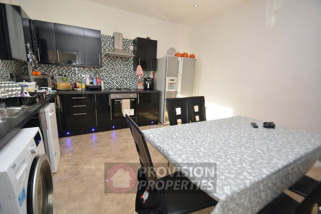 6, Cliff Mount Terrace, Woodhouse photo 4