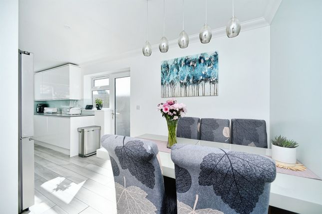 29, Friars Avenue, Peacehaven photo 4