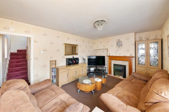 40, Chaucer Avenue, Hayes photo 4