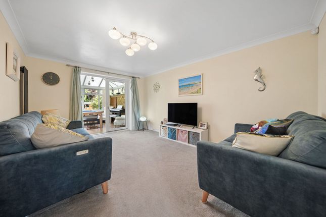 10 Poppylands, Bicester photo 3