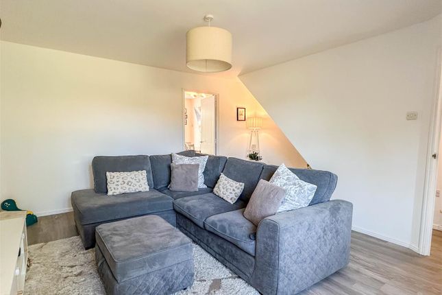 5, Park Mead, Malmesbury photo 3