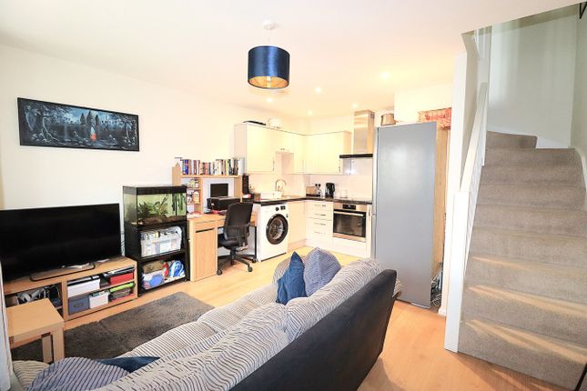 3 Oak Court, South Street, Farnborough photo 3