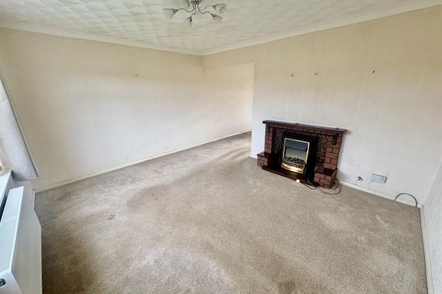 47, Churchfield Way, Peterborough photo 4