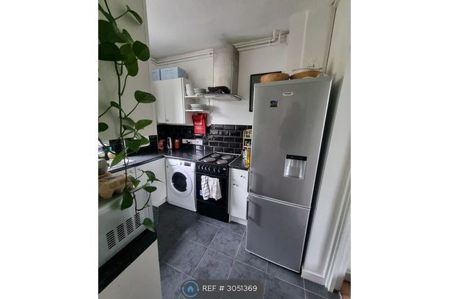 Flat, Harmood House Harmood St, London photo 2
