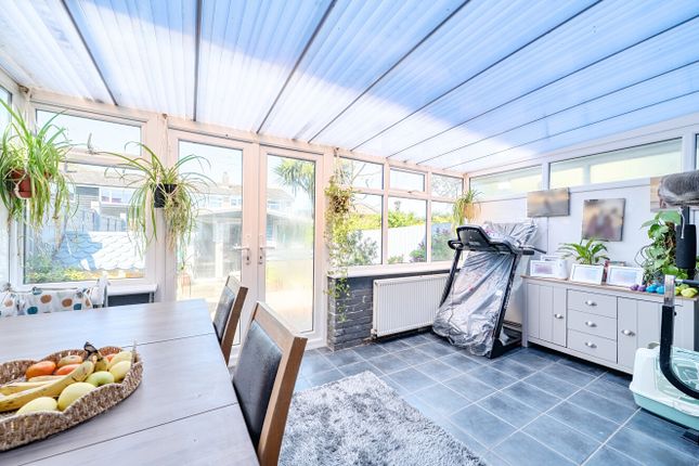 39, Kipling Avenue, Worthing photo 3