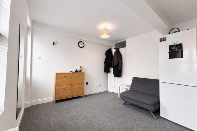 21, Abbey Barn Road, High Wycombe photo 4