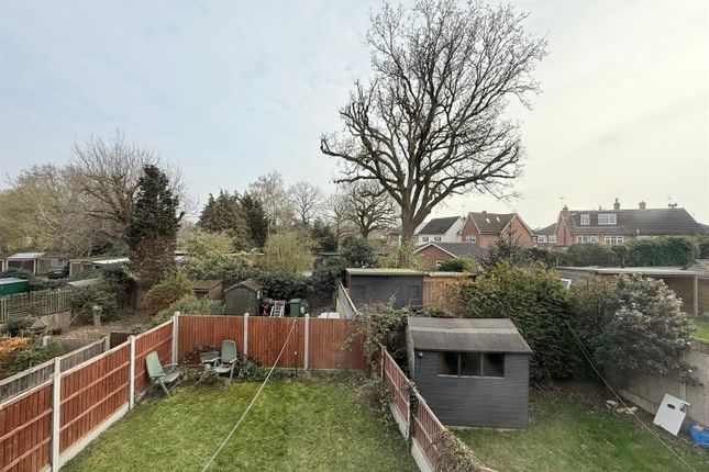 303, Rayleigh Road, Brentwood photo 2