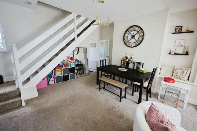 12, High Jobs Hill, Crook photo 4
