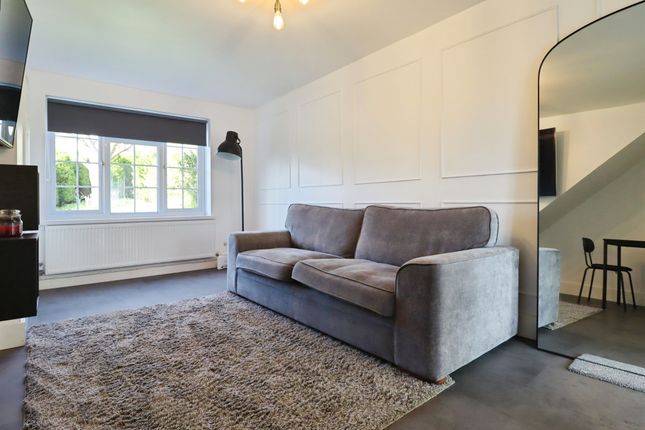 10, Sundew Close, CARDIFF photo 4