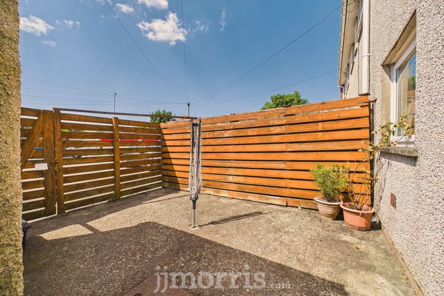 6 Scotchwell View, Haverfordwest photo 4