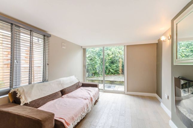 Thumbnail Flat to rent in Merton Road, West Hill, London