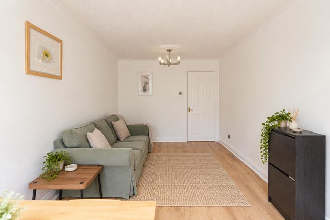 146, Cottingwood Court, Newcastle Upon Tyne photo 3