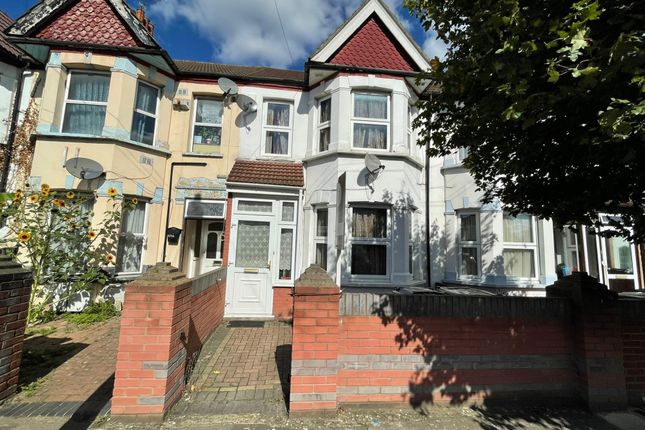 Thumbnail Terraced house to rent in Kingston Road, Southall, Greater London