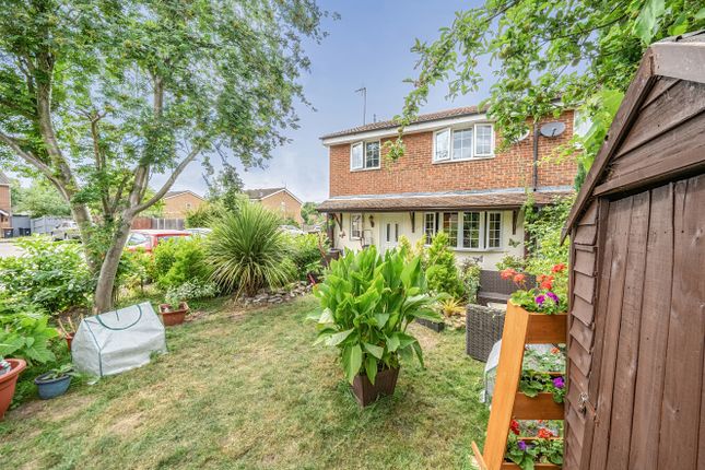 2-bed terraced on 25, Longbrooke, Dunstable, £220,000