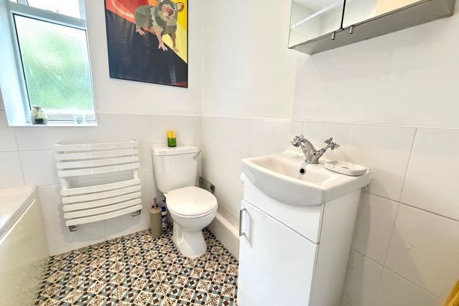 Flat 7A, London photo 3