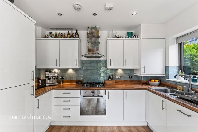 Flat 3, Fuller House, 1, Broadash Close, London photo 4