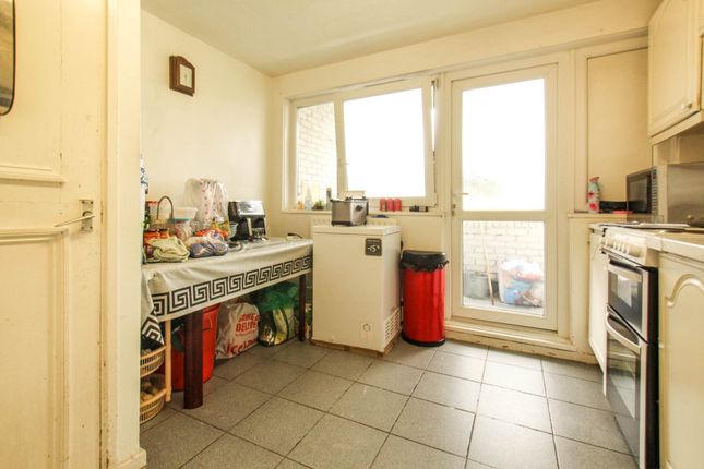 Flat for sale in Weatherley Close, London