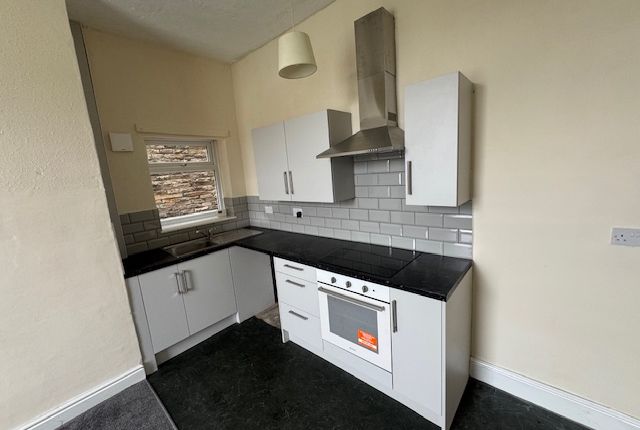8, South Parade Cleckheaton Bradford photo 2