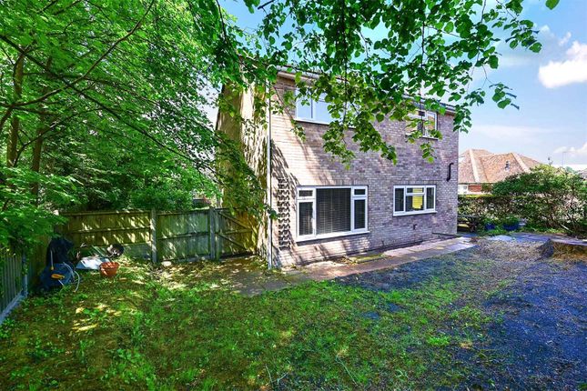27, Rochester Grove, Hampshire photo 3