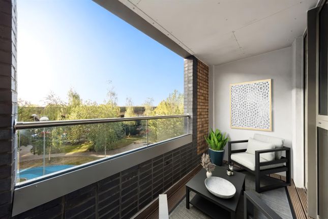 46 Chamberlain Court, Silwood Street, London photo 4