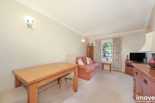 8, Stratheden Court, Torquay photo 2