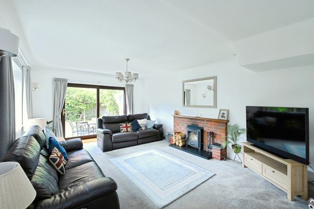 88, Sinah Lane, Hampshire photo 2