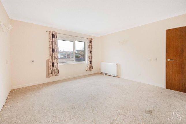 13 Parklands Court, Swansea photo 2