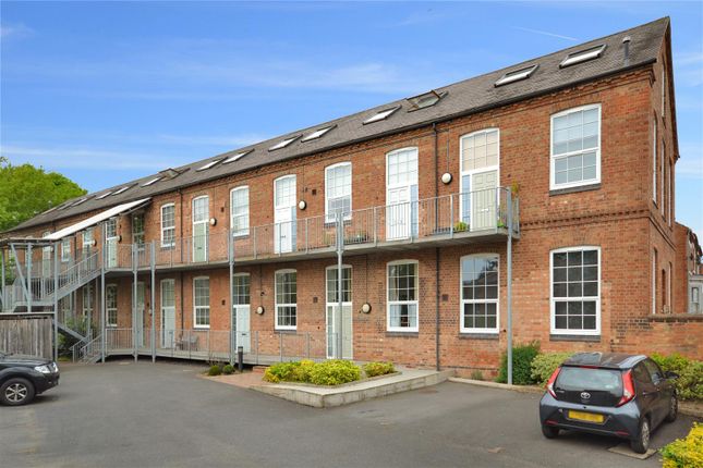 Flat for sale in Garendon Road, Shepshed, Leicestershire