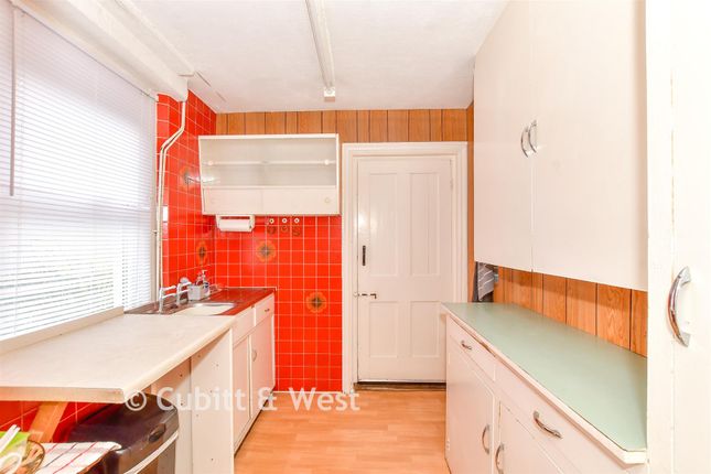Clifton, Green Lane, Waterlooville photo 2