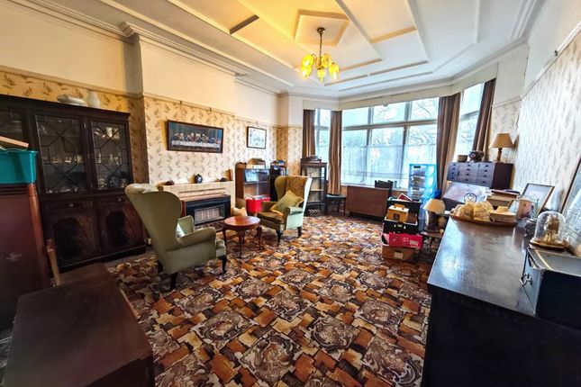 7, Rodenhurst Road, London photo 2