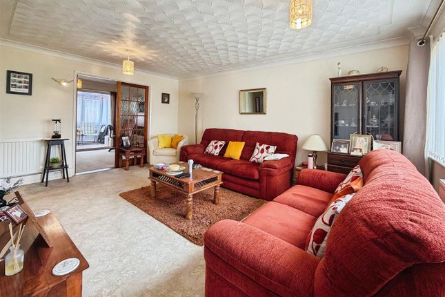 17, Queens Drive, Bury St. Edmunds photo 3