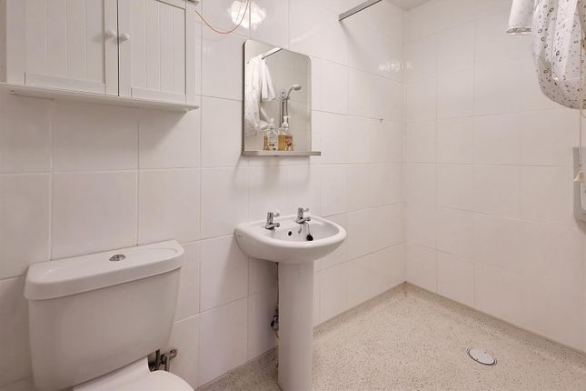 8, Rosemary Close, Nottingham photo 4