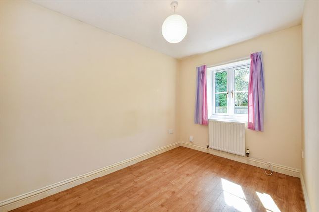 End terrace house for sale in Vestry Close, Andover