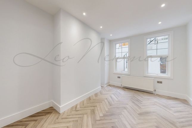 Ground Duplex 3 bed 241, Upper Richmond Road, London photo 2