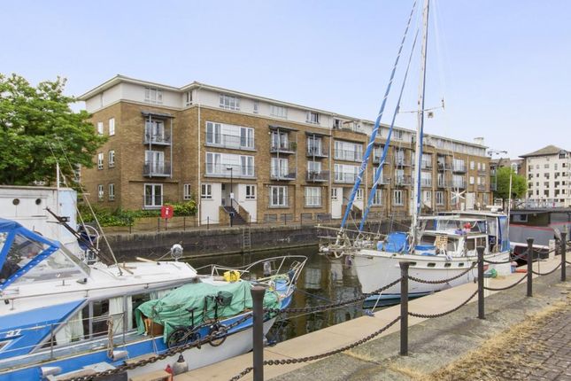 Thumbnail Flat to rent in Rainbow Quay, London