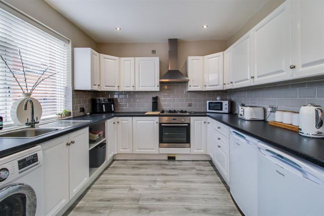 16, Firville Avenue, Normanton photo 3