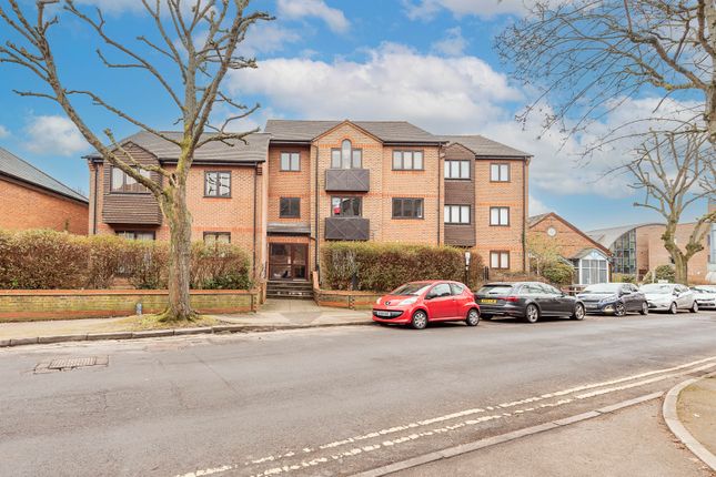 Flat for sale in Chatsworth Court, Stanhope Road, St Albans