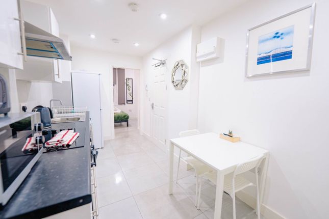 Flat 1, Inverness Place, Cardiff photo 4